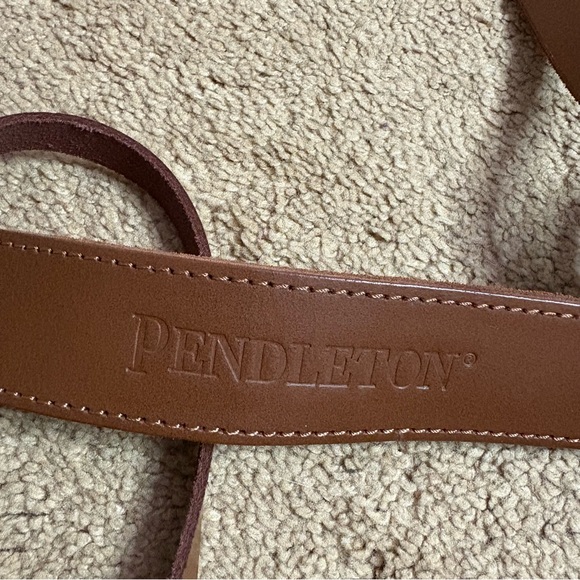 Pendleton Unisex Premium Small Leather Carrier Brown for Blankets Made in India - Picture 2 of 11